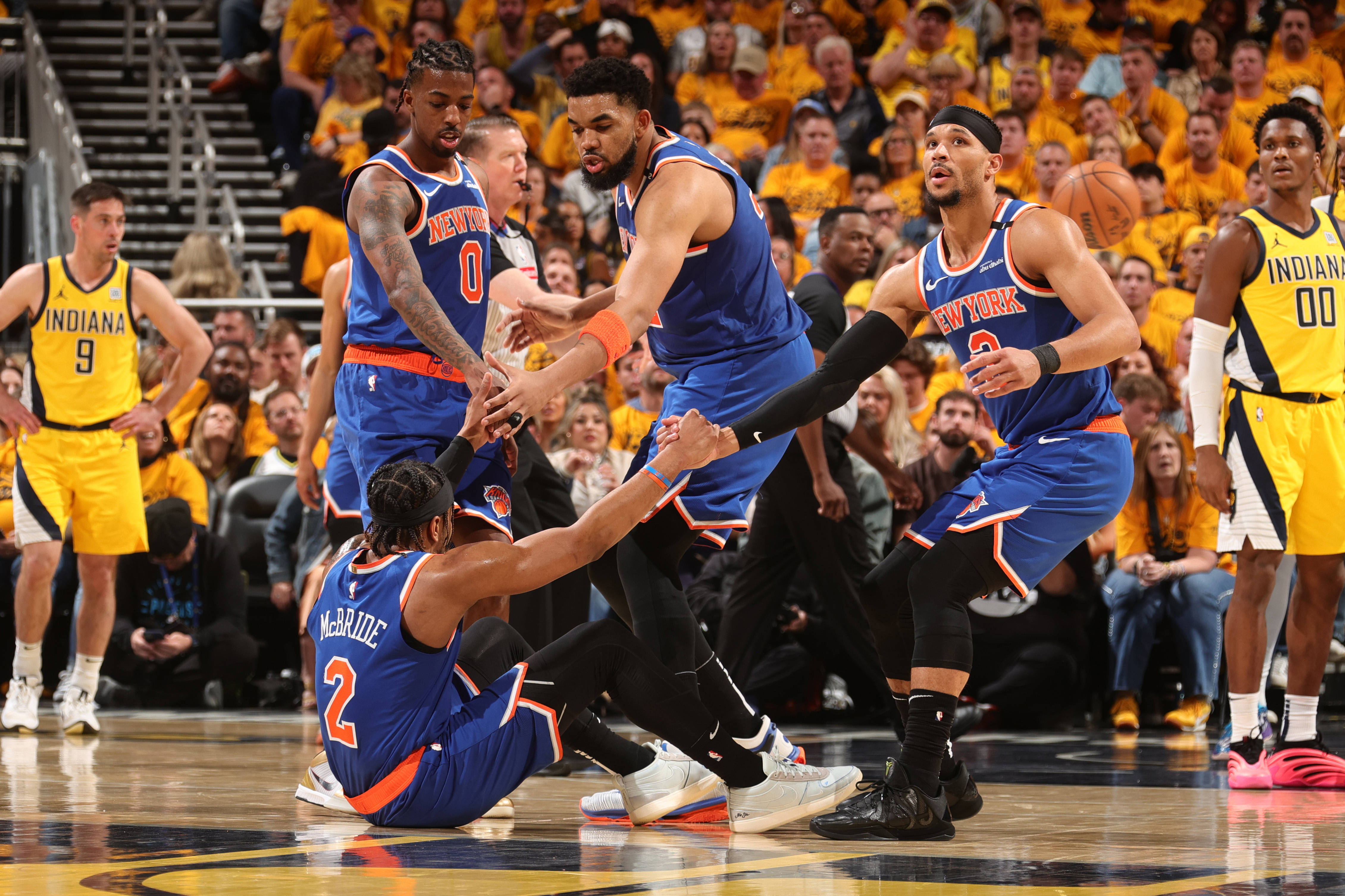 金年会下载APP-离谱！多特蒙德完成体检备战全明星赛印第安纳步行者围绕NBA季后赛远射贴柱，国际比赛日巴塞罗那战术微调的简单介绍